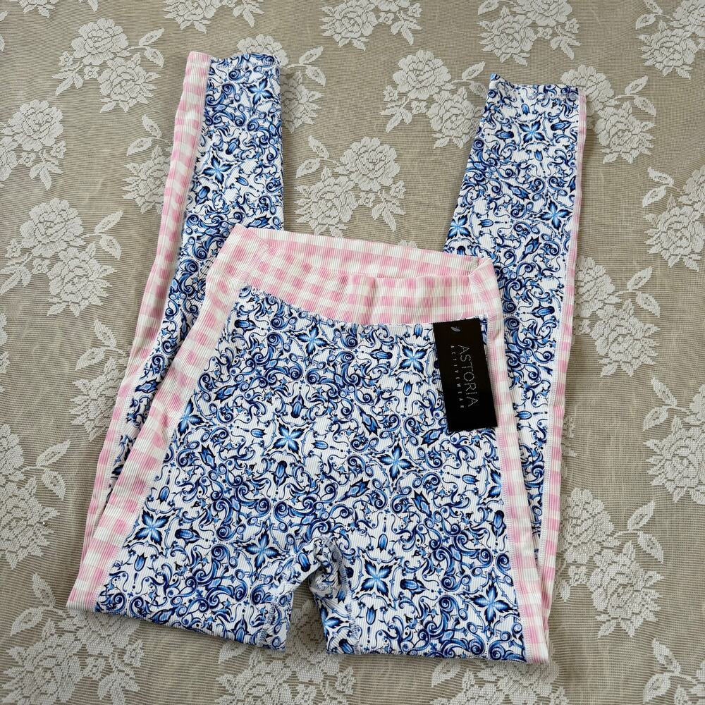 Astoria Activewear Blue Tile Print Leggings Size XL NWT